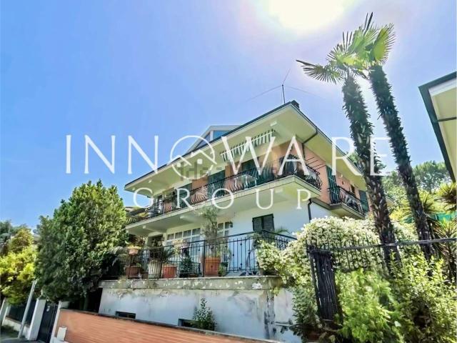 Villetta bifamiliare in vendita di 368 m² in Via Tiziano Vecellio, 53