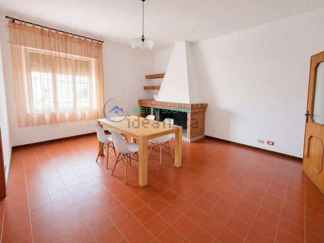 Villetta bifamiliare in vendita di 368 m² in Via Villacidro, 29