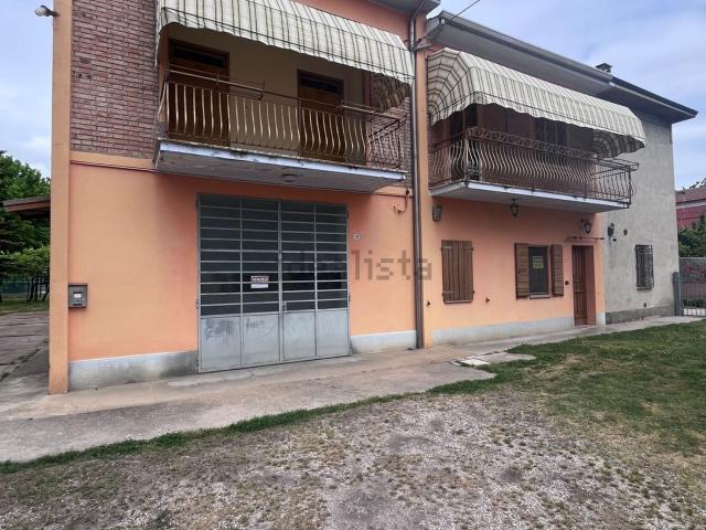 Villetta bifamiliare in vendita di 368 m² in Via Ex Dogana, 13