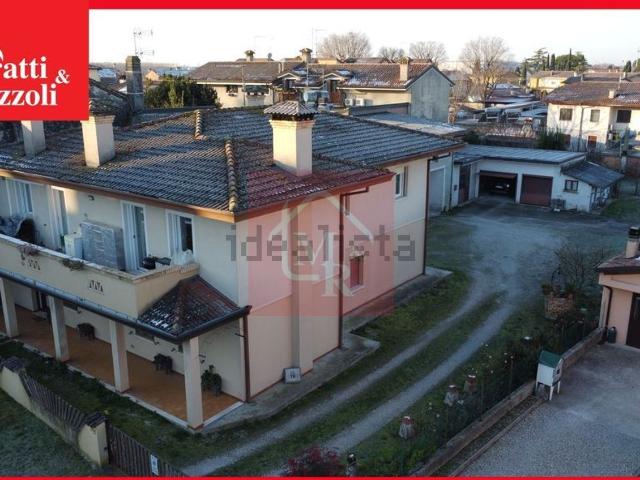 Villetta bifamiliare in vendita di 373 m² in Via XXIV Maggio, 30