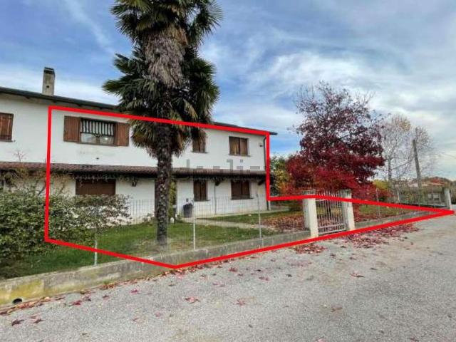 Villetta bifamiliare in vendita di 373 m² in Via Selve