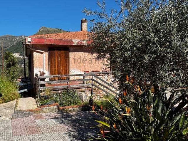 Villetta bifamiliare in vendita di 370 m² in Via Pezzingoli