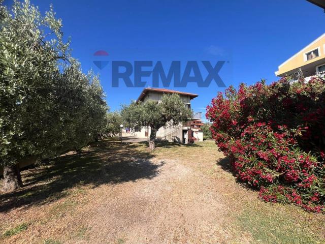 Villetta bifamiliare in vendita di 370 m² in Via Sant&apos  Egidio, 5