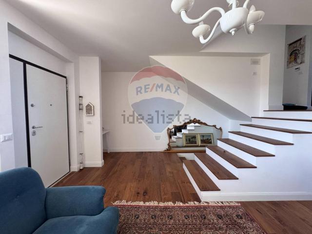 Villetta bifamiliare in vendita di 371 m² in Contrada Lupara, 16