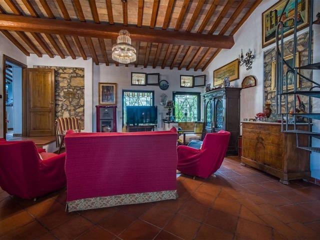 Villetta bifamiliare in vendita di 374 m² in Via San Martino, 44