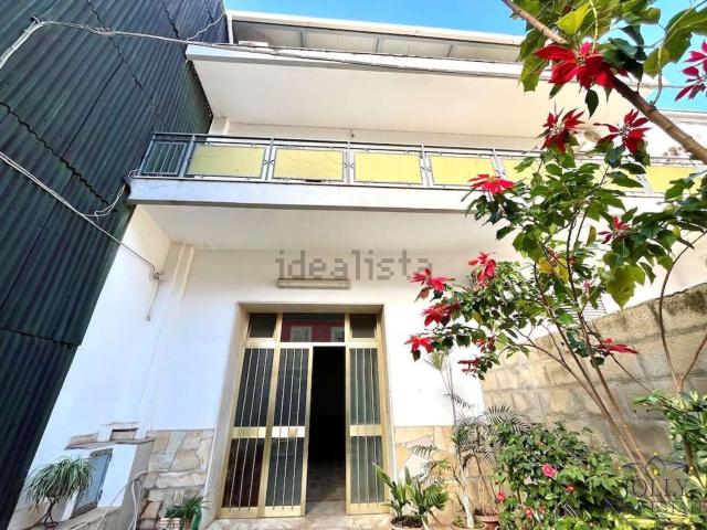 Villetta bifamiliare in vendita di 379 m² in Via Alessandro Manzoni