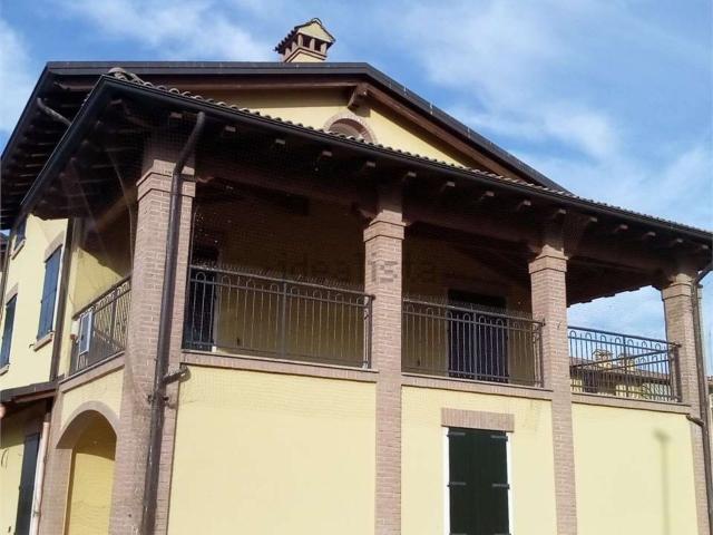 Villetta bifamiliare in vendita di 382 m² in Via N. Bixio