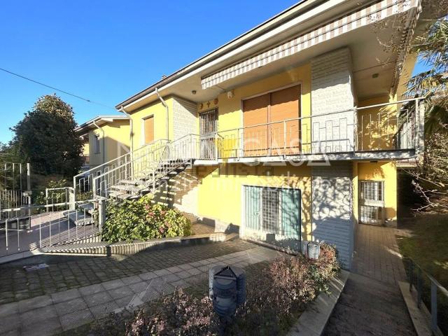 Villetta bifamiliare in vendita di 382 m²