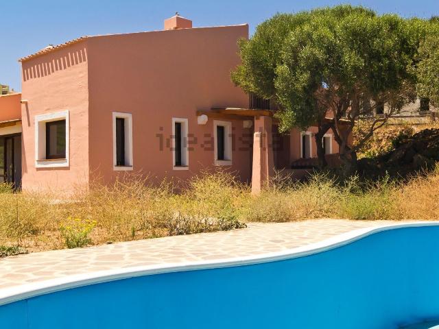 Villetta bifamiliare in vendita di 389 m² in Via Chianti