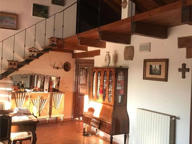 Villetta bifamiliare in vendita di 390 m²