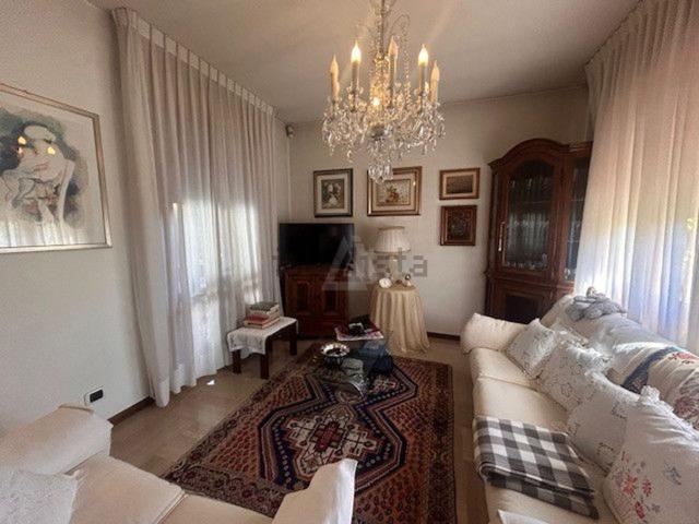 Villetta bifamiliare in vendita di 300 m² in Borgo Treviso