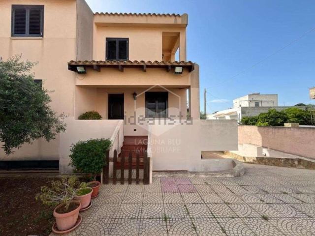 Villetta bifamiliare in vendita di 300 m² in Contrada Ponte Fiumarella