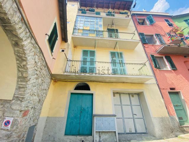 Villetta bifamiliare in vendita di 300 m² in Piazza San Felicita