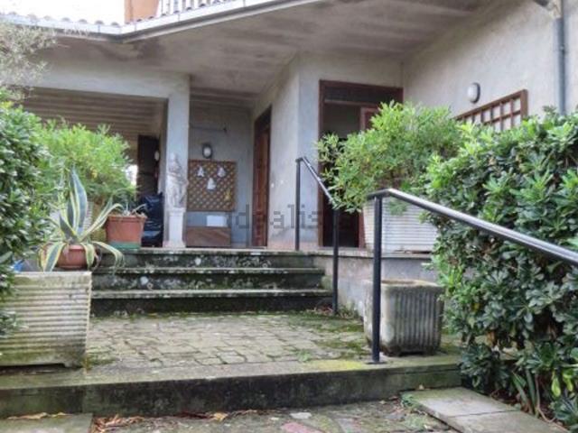 Villetta bifamiliare in vendita di 300 m² in Strada di Mazzacotto