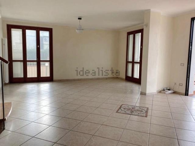 Villetta bifamiliare in vendita di 300 m² in Strada Provinciale 2 Vicarese, 515