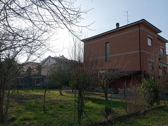 Villetta bifamiliare in vendita di 300 m² in Via Bartolo da Sassoferrato