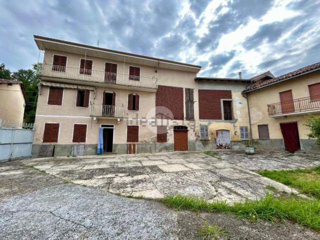 Villetta bifamiliare in vendita di 300 m² in Via Bricco Santa Maria, 19