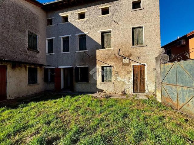 Villetta bifamiliare in vendita di 300 m² in Via Caldella