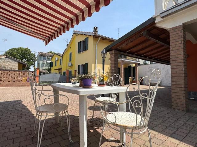 Villetta bifamiliare in vendita di 300 m² in Via Case Vecchie, 47
