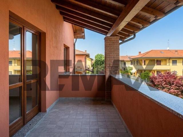 Villetta bifamiliare in vendita di 300 m² in Via Cesare Battisti, 18