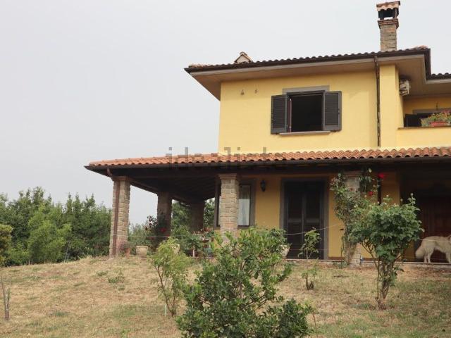 Villetta bifamiliare in vendita di 300 m² in Via dei Carri, 13