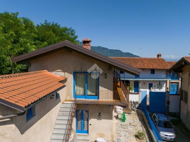 Villetta bifamiliare in vendita di 300 m² in Via dei grilli, 3