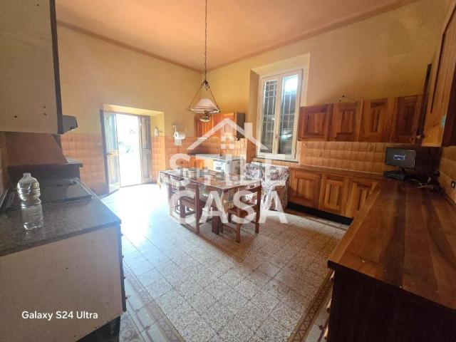Villetta bifamiliare in vendita di 300 m² in Via della Val di Nievole, 11