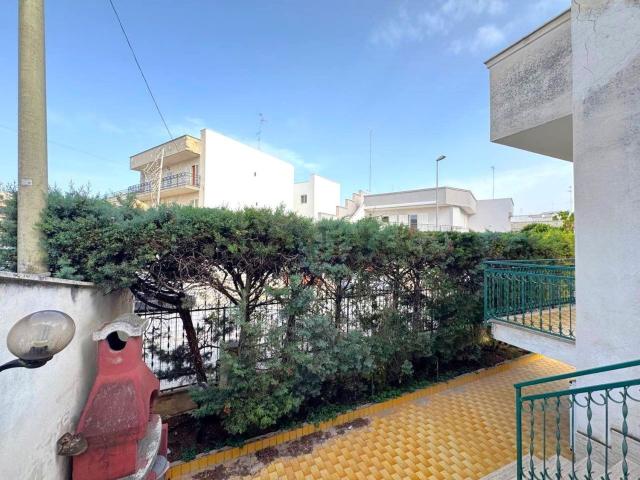 Villetta bifamiliare in vendita di 300 m² in Via Filippo Brunelleschi