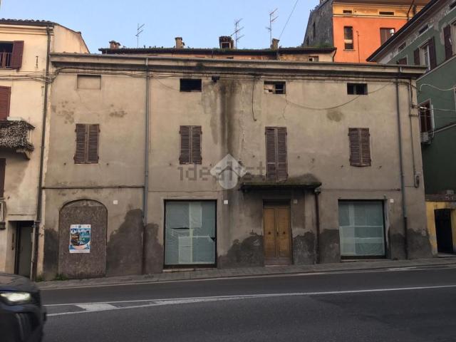 Villetta bifamiliare in vendita di 300 m² in Via Giacomo Matteotti, 8