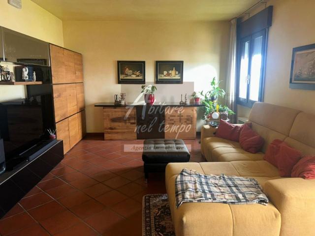 Villetta bifamiliare in vendita di 300 m² in Via Indipendenza