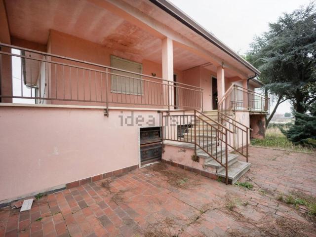 Villetta bifamiliare in vendita di 300 m² in Via Indipendenza