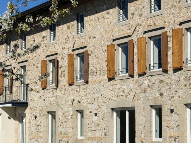 Villetta bifamiliare in vendita di 300 m² in Via Martignacco, 26