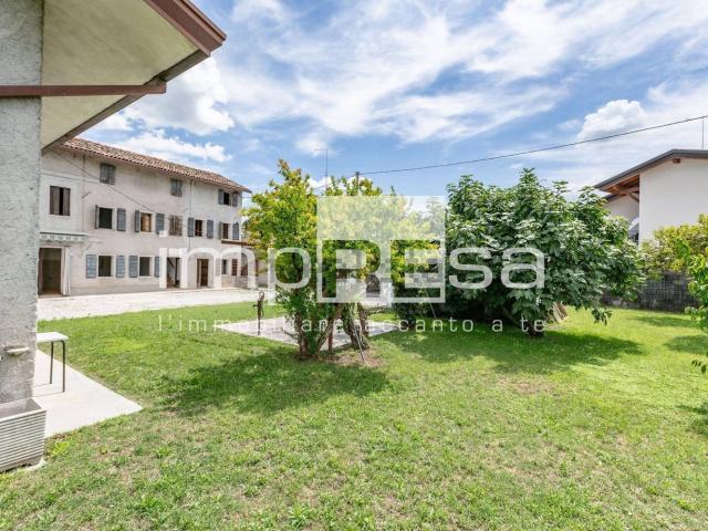 Villetta bifamiliare in vendita di 300 m² in Via Monte Cavallo, 11