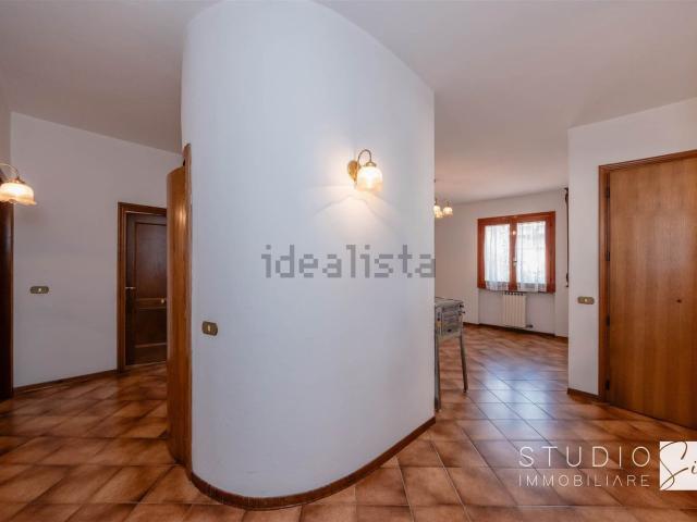 Villetta bifamiliare in vendita di 300 m² in Via Palmiro Togliatti