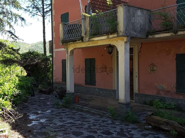 Villetta bifamiliare in vendita di 300 m² in Via Prato