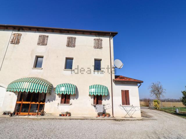 Villetta bifamiliare in vendita di 300 m² in Via Prà D&apos Arca