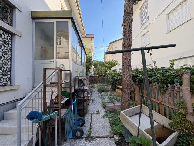 Villetta bifamiliare in vendita di 300 m² in Viale Giuseppe Missori