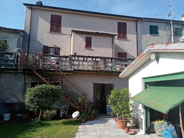 Villetta bifamiliare in vendita di 300 m²