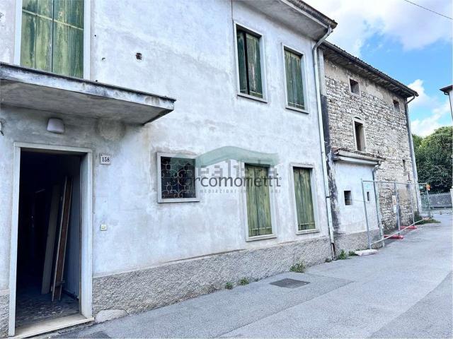 Villetta bifamiliare in vendita di 300 m²