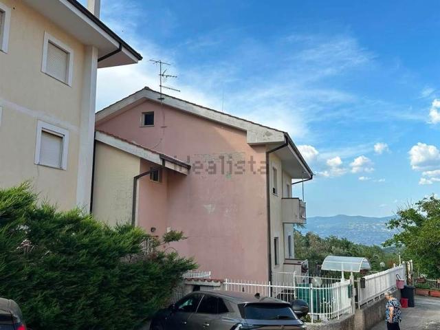 Villetta bifamiliare in vendita di 300 m²
