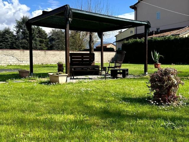 Villetta bifamiliare in vendita di 300 m²