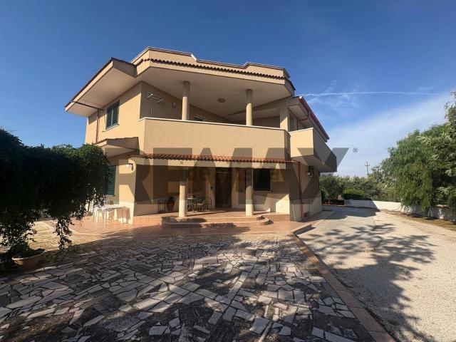 Villetta bifamiliare in vendita di 300 m²