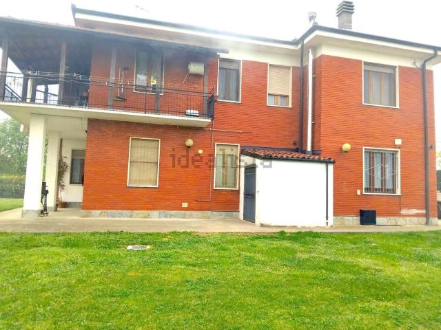 Villetta bifamiliare in vendita di 301 m² in Strada Comunale Monfallito, 40