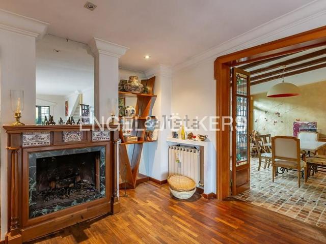Villetta bifamiliare in vendita di 301 m² in Via Montiglioni