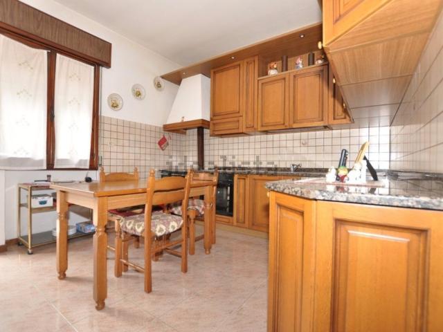 Villetta bifamiliare in vendita di 307 m² in Via Monticano