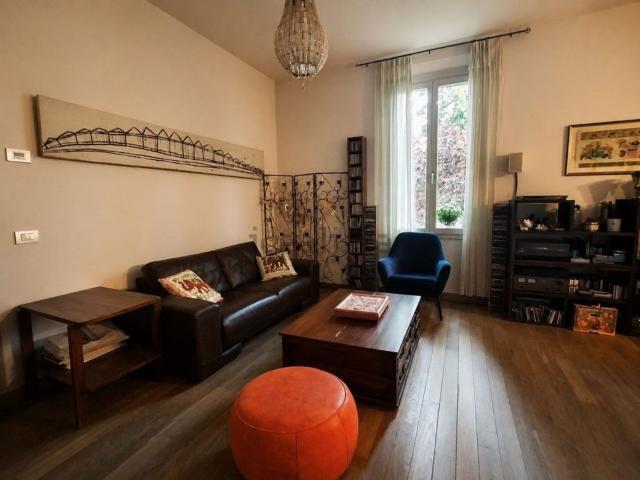 Villetta bifamiliare in vendita di 307 m² in Viale Fratelli Spazzoli