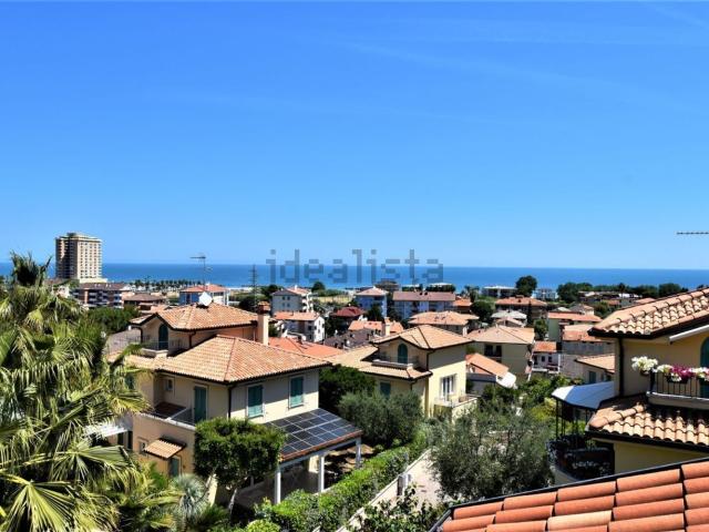 Villetta bifamiliare in vendita di 305 m² in Via Gino Nibbi, 22