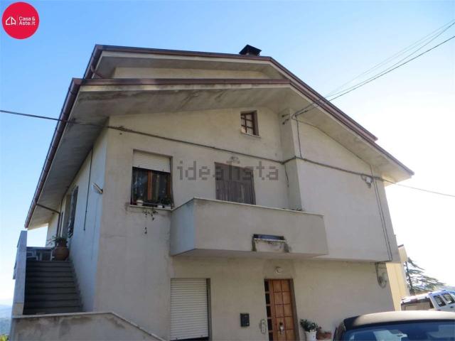 Villetta bifamiliare in vendita di 306 m² in Via Madonna del Popolo, 2