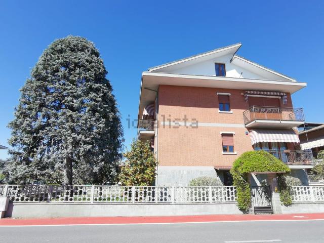 Villetta bifamiliare in vendita di 306 m² in Via Monte Grappa, 27