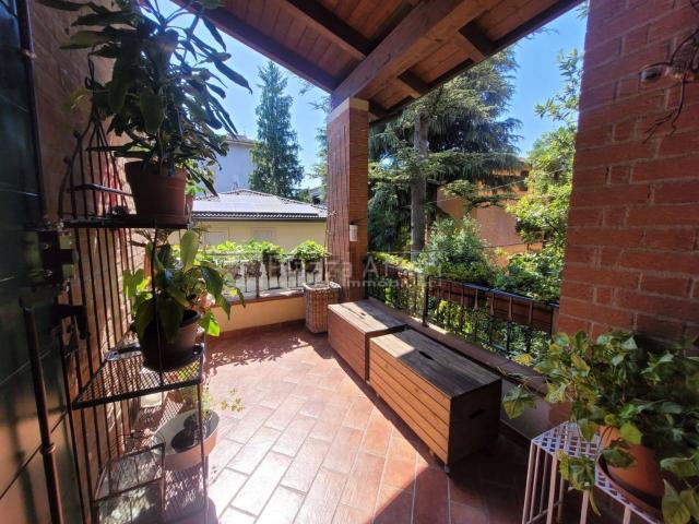 Villetta bifamiliare in vendita di 308 m² in Via Antonio Cascino, 7